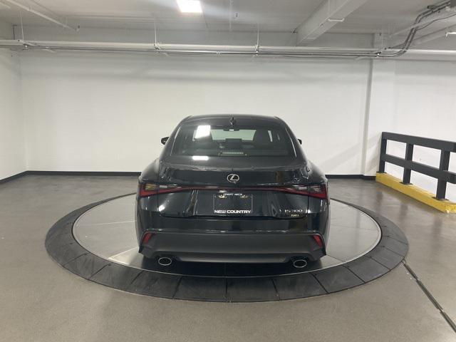 2021 lexus is 300 base