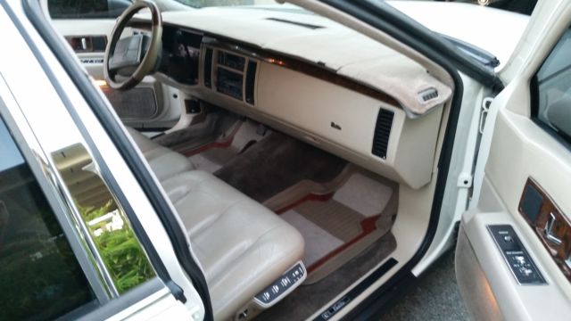 1993 cadillac fleetwood brougham sedan 4-door 5.7l must see!!!