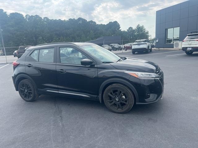 2021 nissan kicks sr