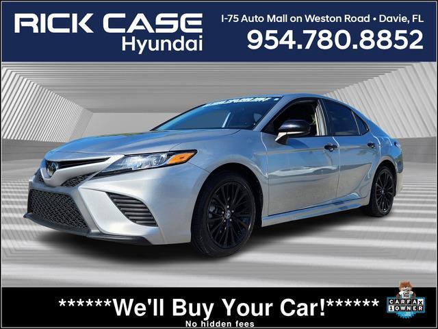2020 toyota camry se