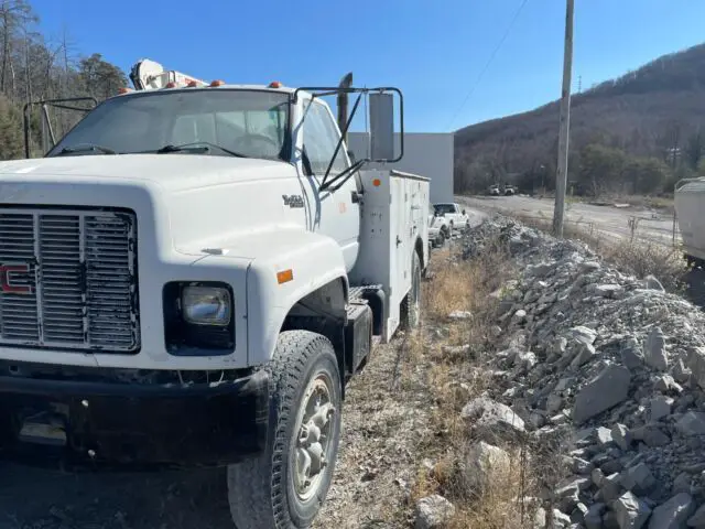 1990 gmc c7 topkick (l6 diesel) with service bed