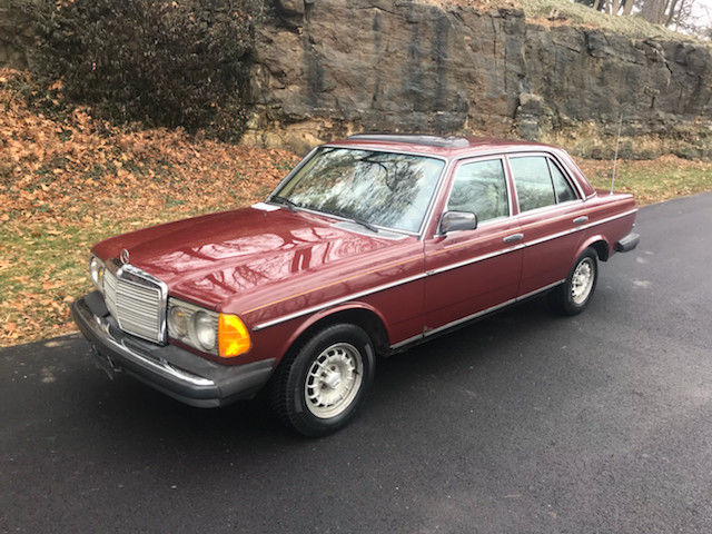 1982 300d turbo diesel only 114k miles very clean and free shipping! make offer!