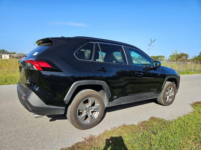 2024 toyota rav4 hybrid le