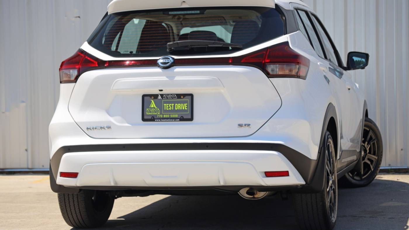 2021 nissan kicks sr