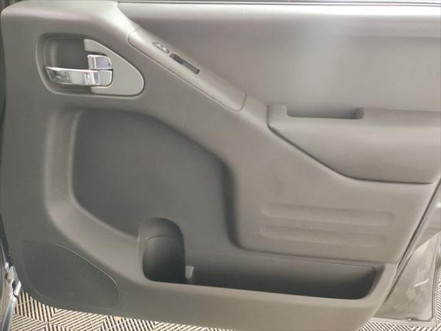 2016 nissan frontier sv
