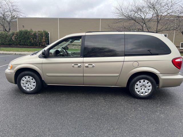 2006 chrysler town & country base