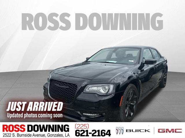 2022 chrysler 300 touring l