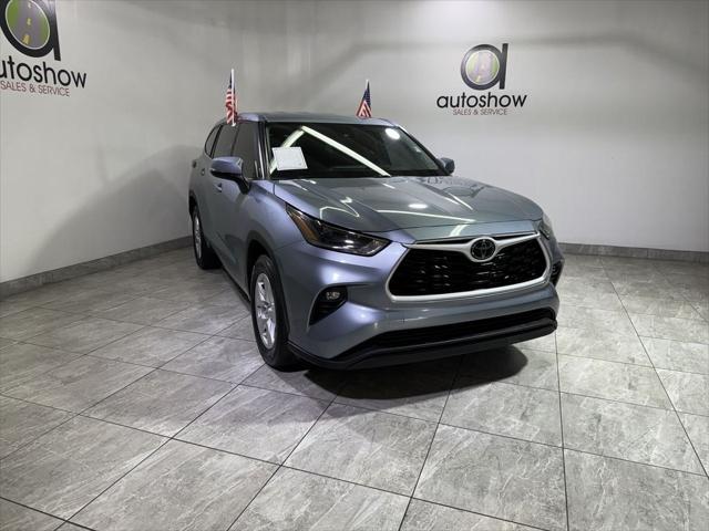 2021 toyota highlander le