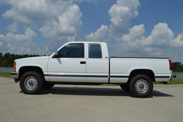 1994 chevrolet c/k 2500 105360 miles white 8 automatic