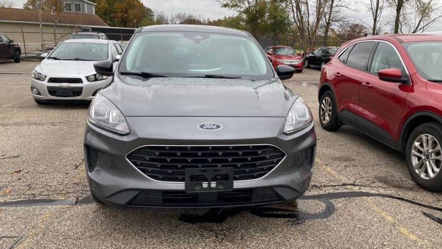 2022 ford escape se