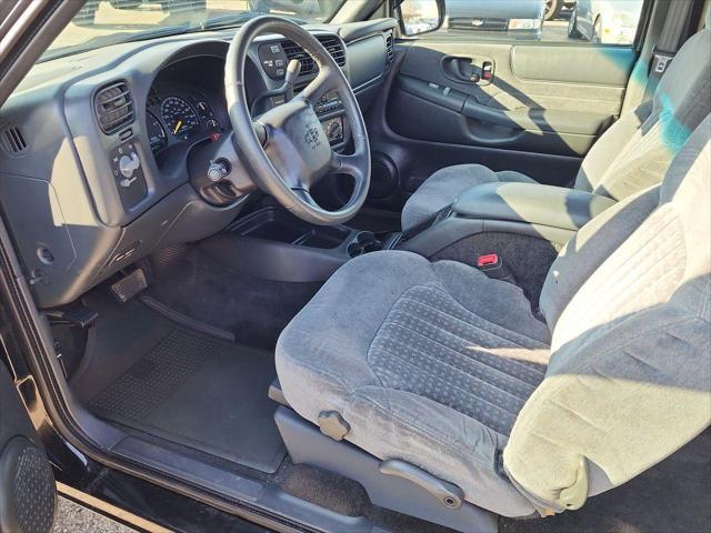 2001 chevrolet s-10 base