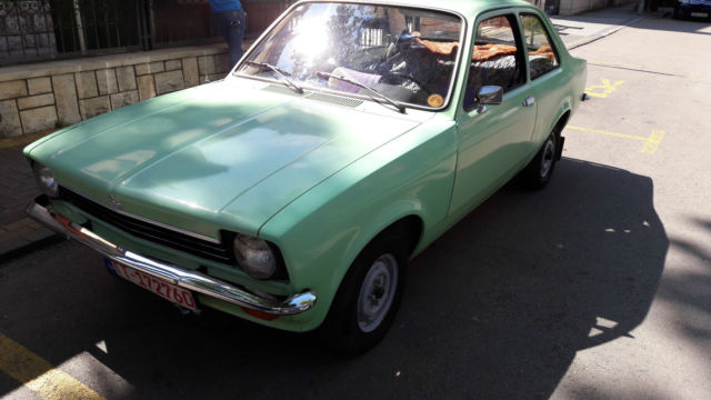 opel kadett 1976. like new still running on the road