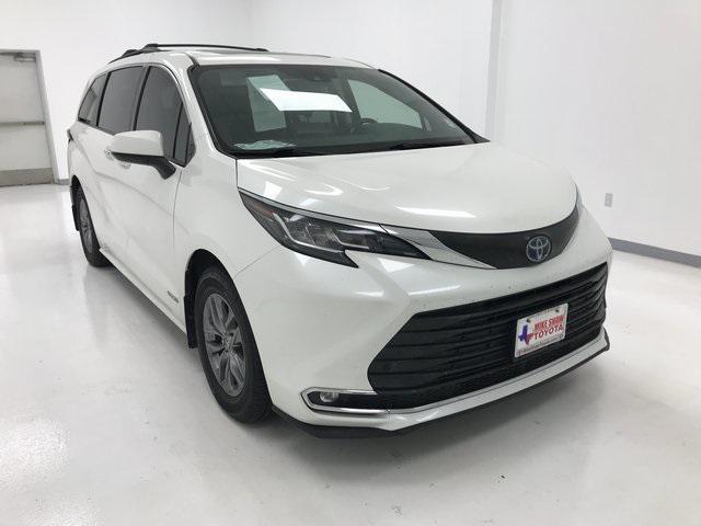 2021 toyota sienna xle 8 passenger