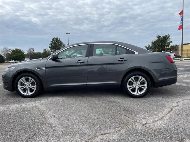 2019 ford taurus se