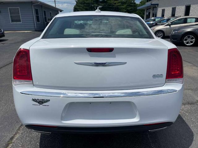2020 chrysler 300 touring