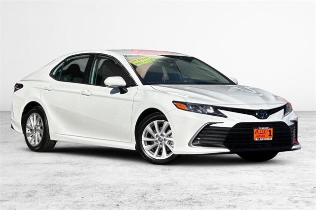 2024 toyota camry le