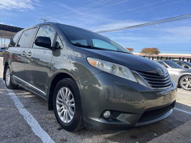 2012 toyota sienna xle