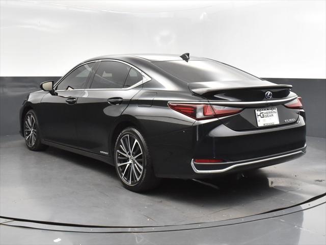 2022 lexus es 300h base