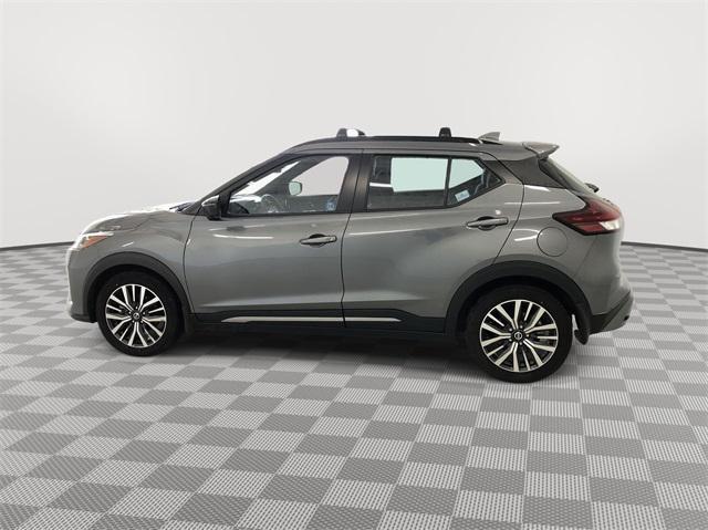 2021 nissan kicks sr