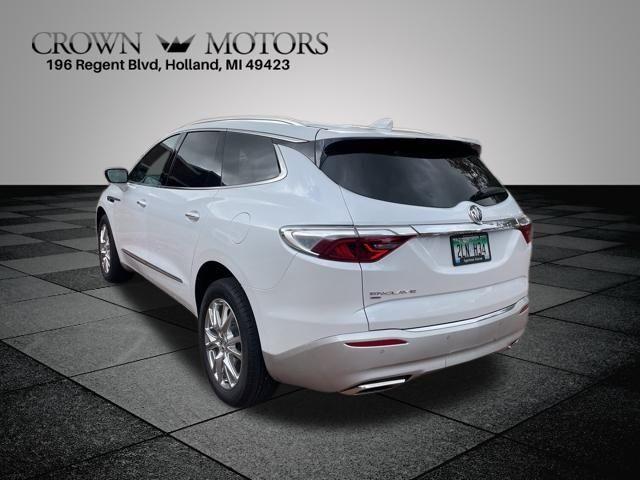2023 buick enclave essence