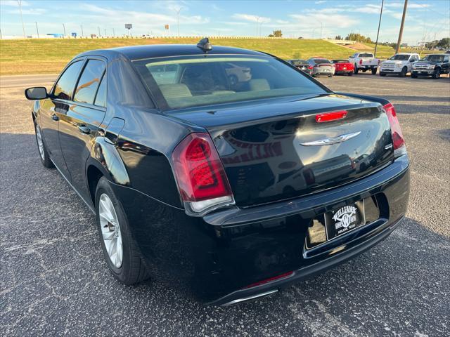 2018 chrysler 300 touring
