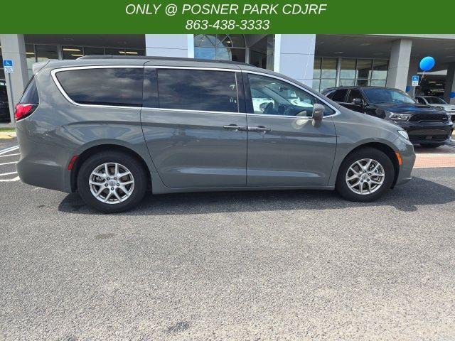 2022 chrysler pacifica touring-l