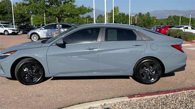 2023 hyundai elantra hev blue