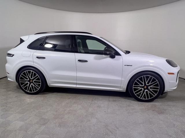 2024 porsche cayenne e-hybrid turbo