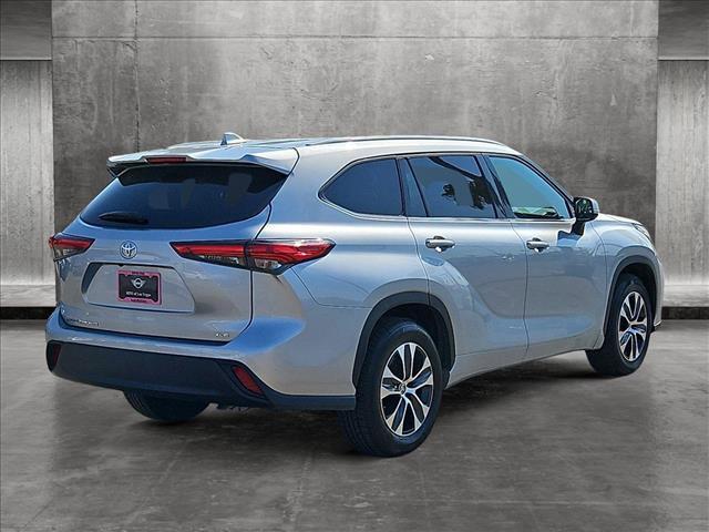 2022 toyota highlander xle