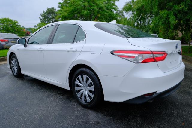 2020 toyota camry le