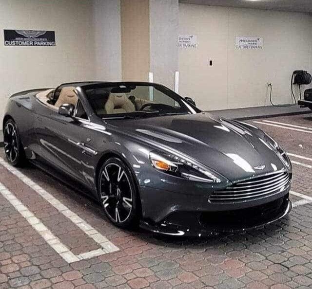 2018 aston martin vanquish s volante