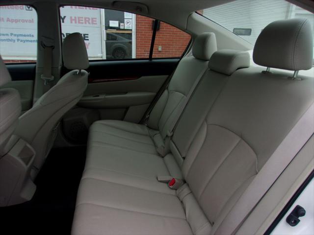 2011 subaru legacy limited