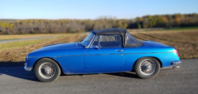 1965 mgb with new interior