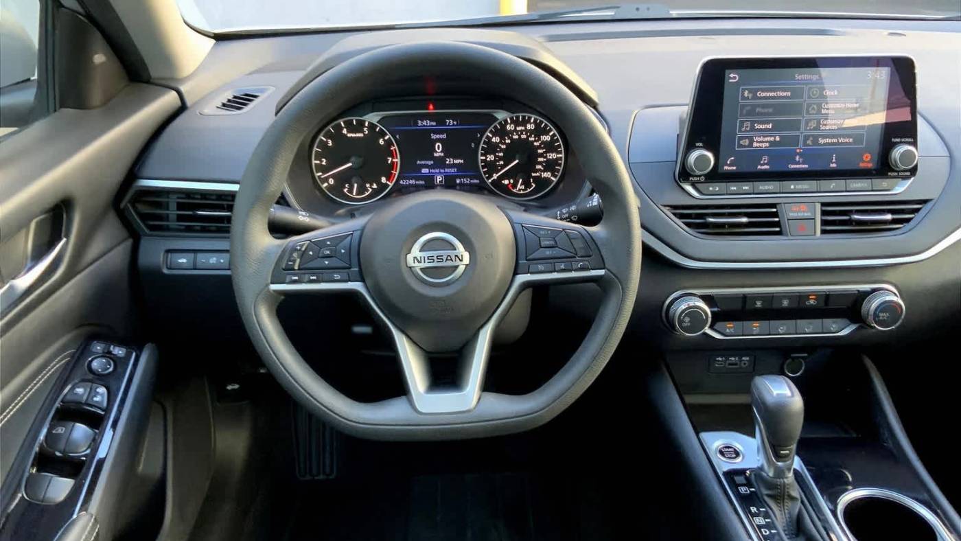 2021 nissan altima 2.5 sv