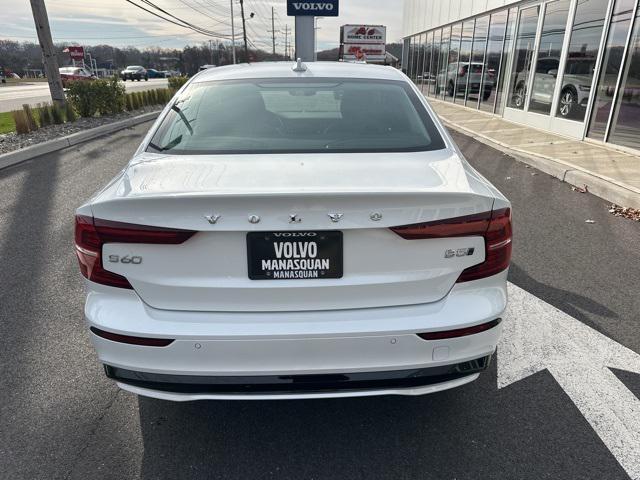 2024 volvo s60 b5 plus dark theme