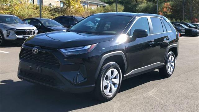 2024 toyota rav4 le