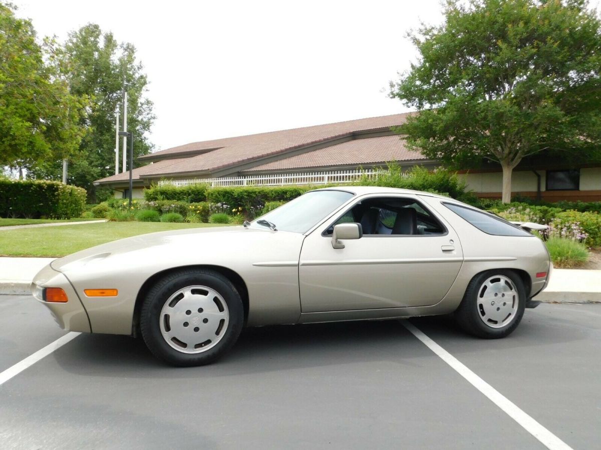 1986 porsche 928 s4. w/sunroof..............no reserve......beautiful
