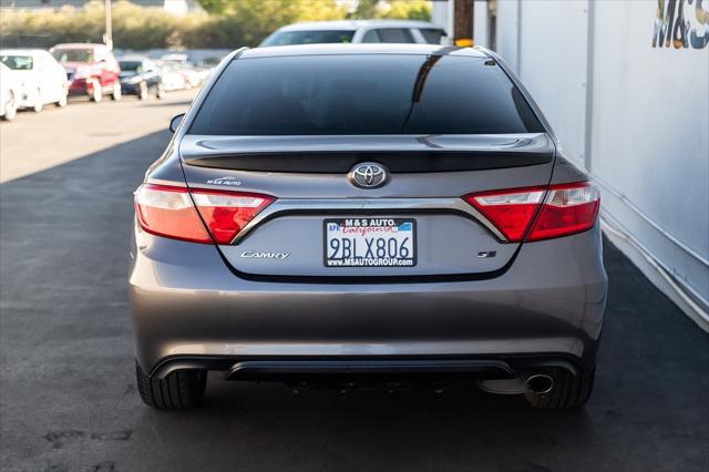 2017 toyota camry se
