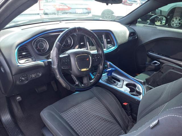 2016 dodge challenger sxt