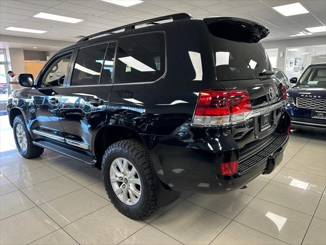 2016 toyota land cruiser base