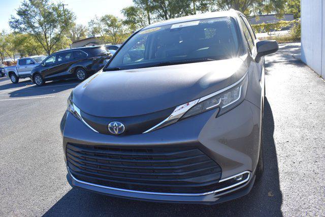 2021 toyota sienna xle 8 passenger