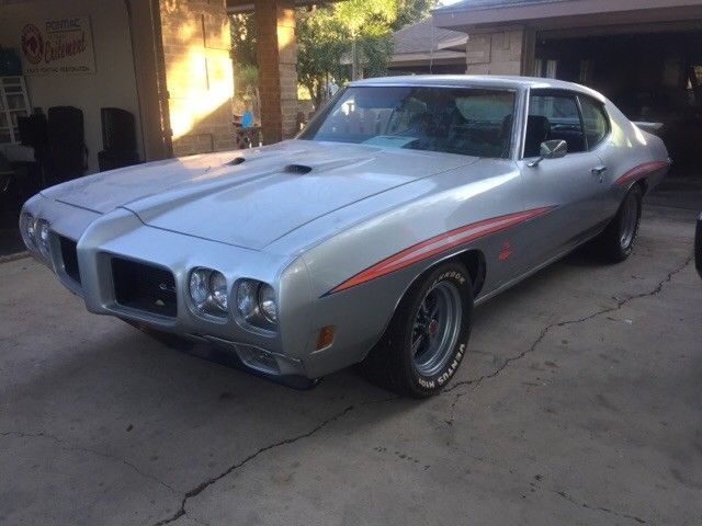 pontiac gto with judge package! 455 motor with auto transmission. beautiful!