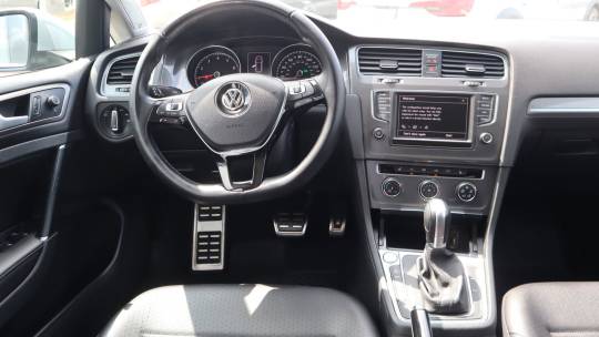 2017 Volkswagen Golf