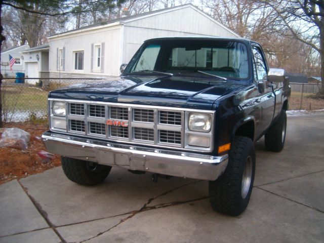 1983 gmc - chevrolet 4x4 2500., 350/300 hp, just restored, like new
