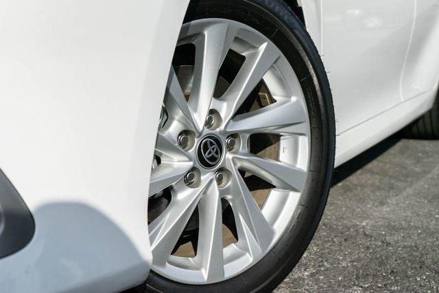 2023 toyota camry le