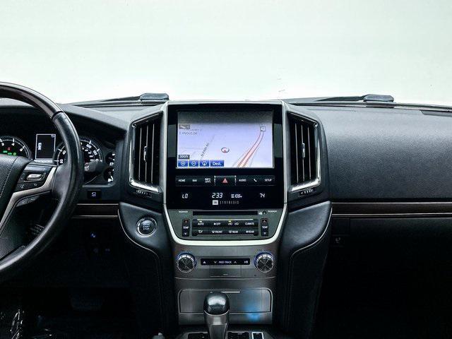 2018 toyota land cruiser base