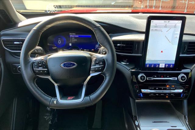 2022 ford explorer st