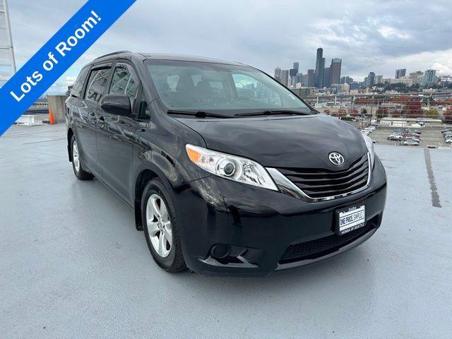 2017 toyota sienna le