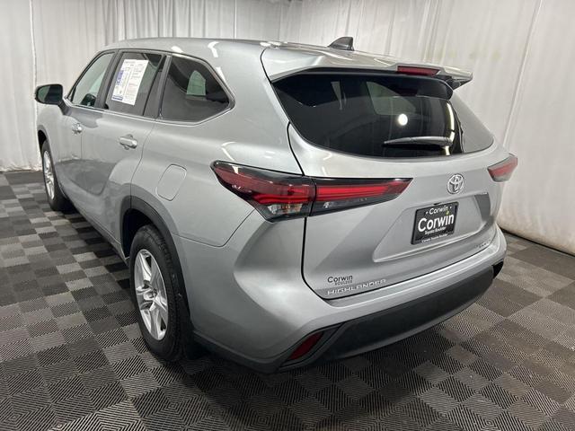 2024 toyota highlander le