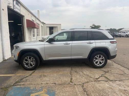 2022 jeep grand cherokee in racine, wisconsin